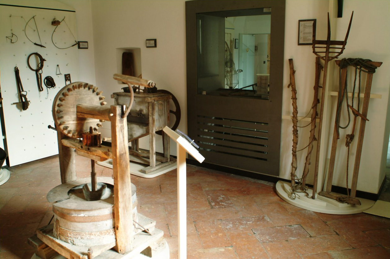 Cesti di vimini esposti al Museo
